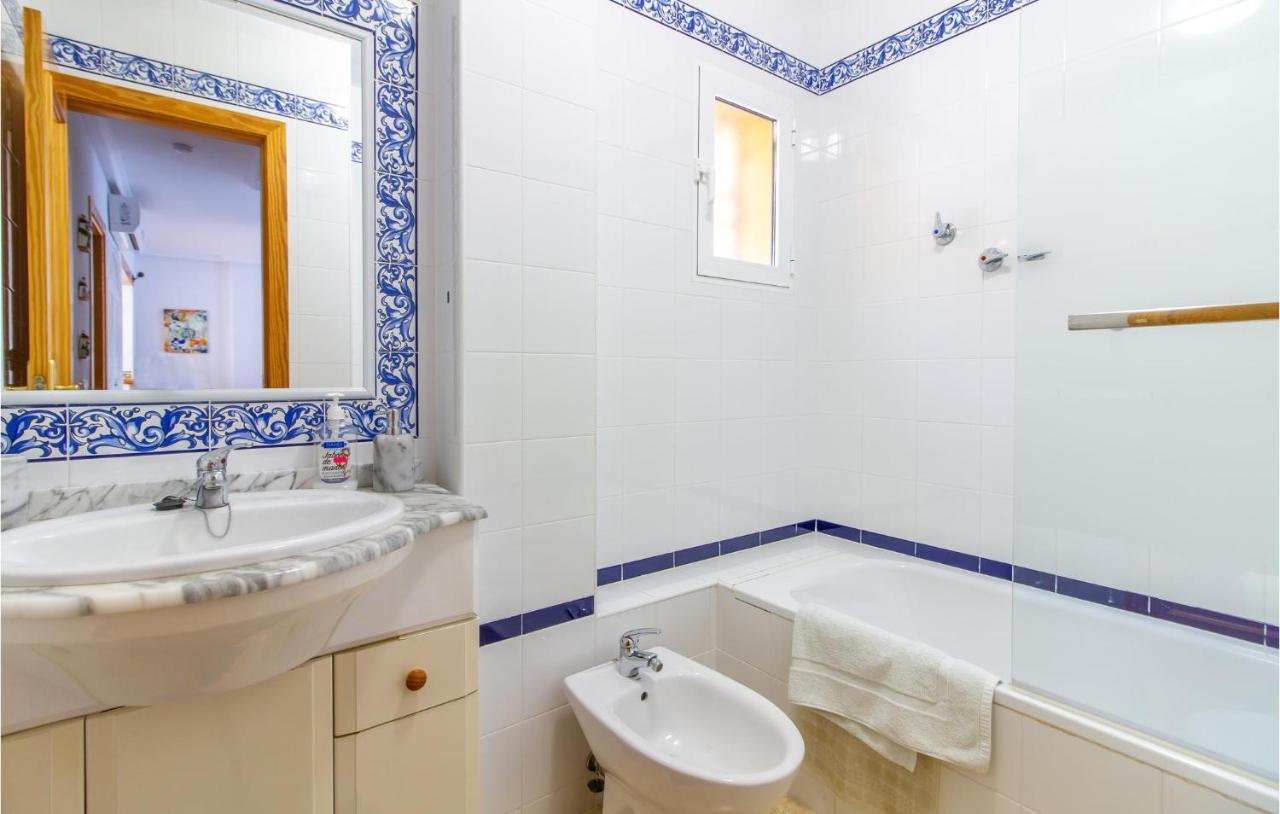 4 Bedroom Cozy Home In Pilar De La Horadada Luaran gambar