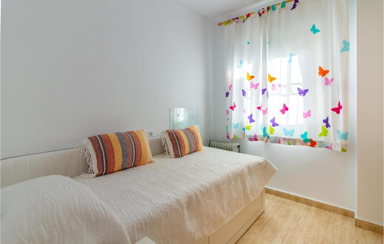 4 Bedroom Cozy Home In Pilar De La Horadada Luaran gambar